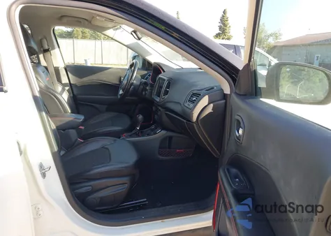 2020 Jeep Compass Trailhawk 4X4 from USA, damaged, VIN 3C4NJDDB8LT184276